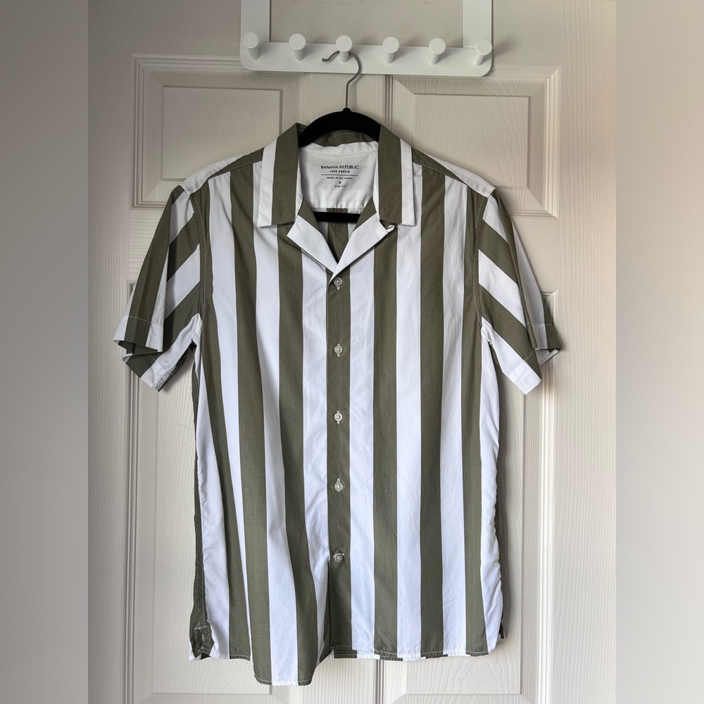 Banana Republic Men’s Linen Striped Short Sleeve Shirt